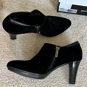 Aquatalia Ruby Zip Ankle Bootie Black Suede Size (8.5 to) 9M